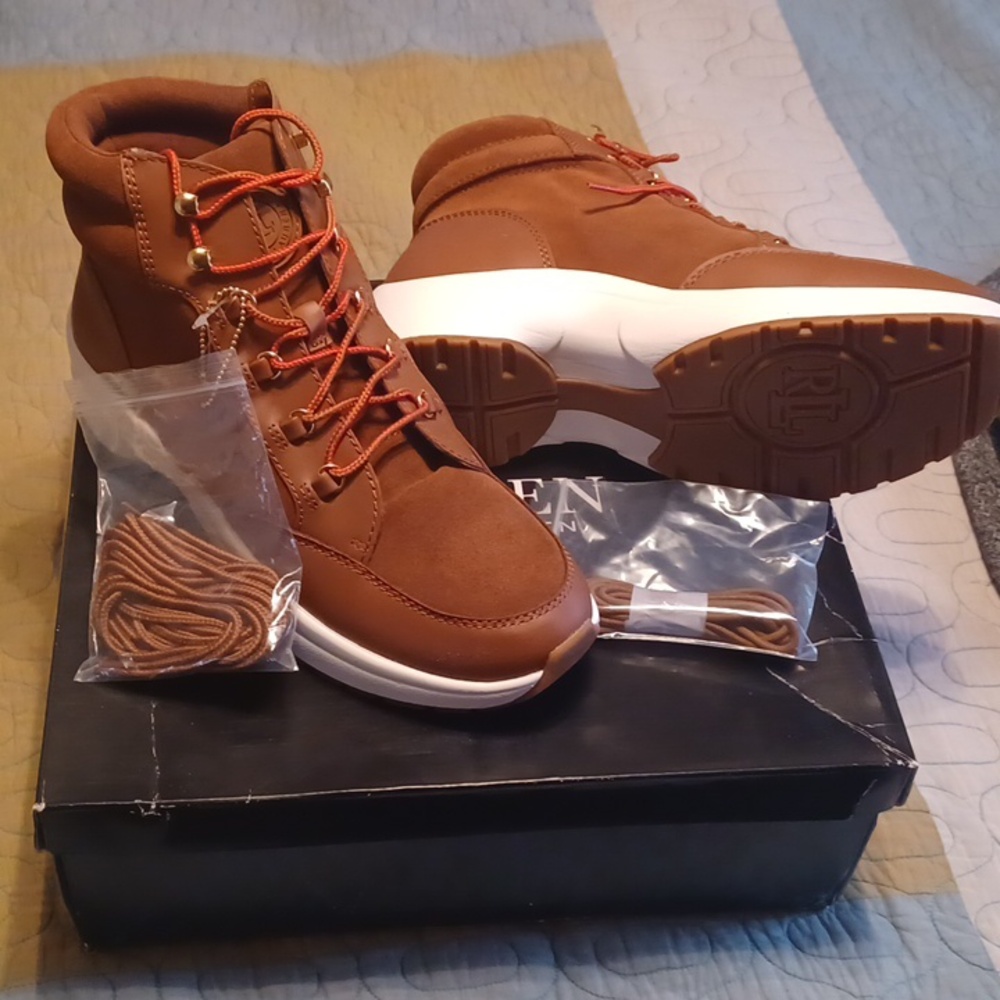 Womens Sz 10, Ralph Lauren Rylee hiker boots. Never worn, New - Picture 4 of 12